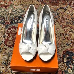 Unlisted Women's Elegant White Peep Toe Heels 11m